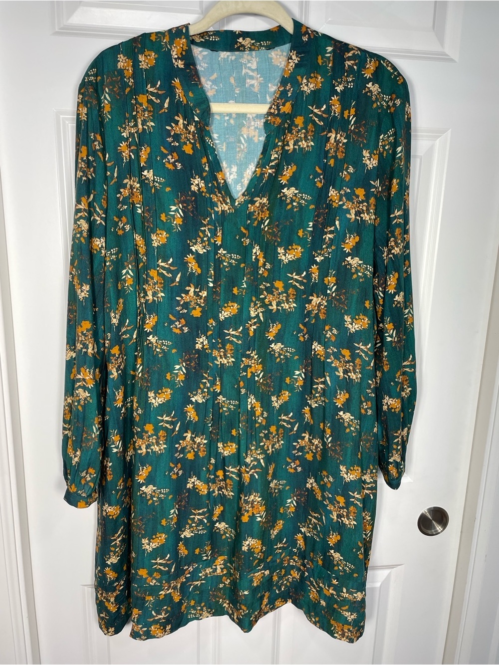 Peruvian Connection Orla Dress Large Green Floral Long Sleeve V Neck Pleated